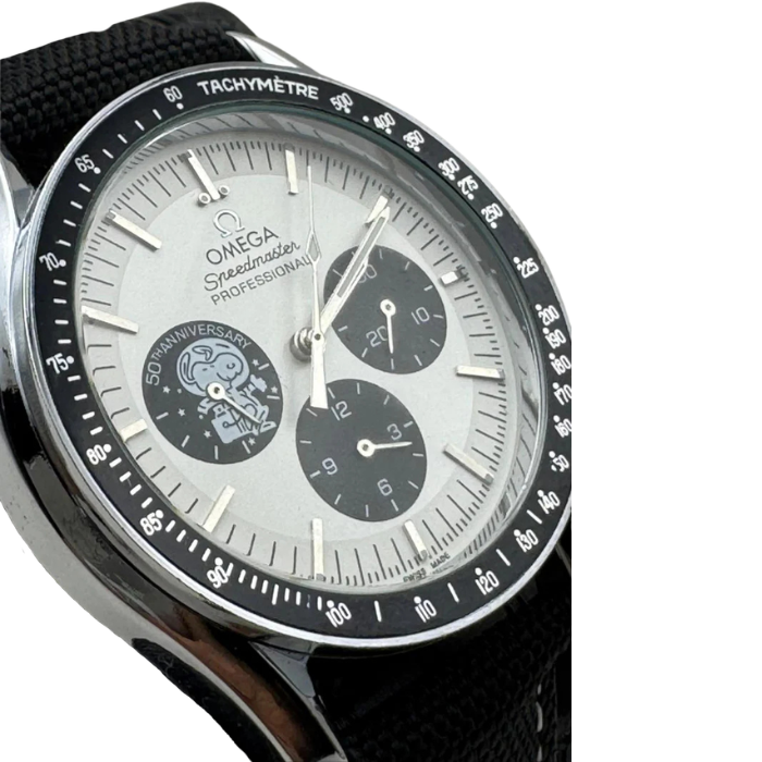 Omega Speedmaster Professional Moonwatch “Silver Snoopy Award”
